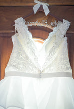 Load image into Gallery viewer, Mori Lee &#39;unknown&#39; wedding dress size-24 PREOWNED
