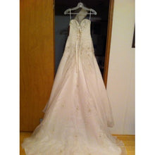 Load image into Gallery viewer, Mori Lee Style 1662 - Mori Lee - Nearly Newlywed Bridal Boutique - 4
