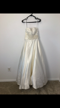 Load image into Gallery viewer, Allure &#39;P951&#39; size 6 used wedding dress front view on hanger

