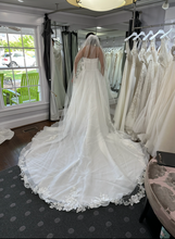 Load image into Gallery viewer, Pronovias &#39;Geiranger&#39; wedding dress size-08 NEW
