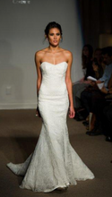 Load image into Gallery viewer, Anna Maier &#39;Alberta&#39; size 8 used wedding dress front view on model
