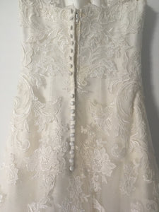 Enzoani 'Blue' size 4 used wedding dress back view on hanger