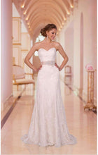 Load image into Gallery viewer, Stella York &#39;ST5939918&#39; size 12 new wedding dress front view on model
