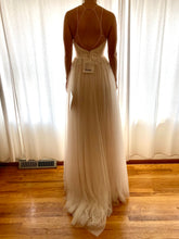 Load image into Gallery viewer, Stella York &#39;6642ZZ&#39; wedding dress size-04 SAMPLE
