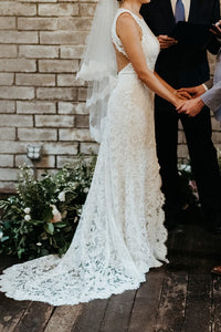 BHLDN 'Ventura' size 4 used wedding dress side view on bride