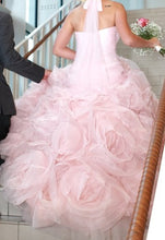 Load image into Gallery viewer, Vera Wang &#39;Blush&#39; wedding dress size-00 PREOWNED

