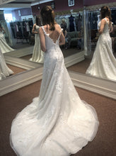 Load image into Gallery viewer, Maggie Sottero &#39;24515 Courtney&#39; wedding dress size-04 NEW

