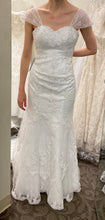 Load image into Gallery viewer, AZAZIE &#39;LOLITA BG&#39; wedding dress size-04 SAMPLE
