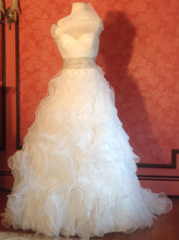 Load image into Gallery viewer, Morilee &#39;1803&#39; wedding dress size-06 NEW
