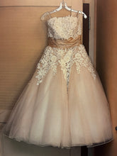 Load image into Gallery viewer, Justin Alexander &#39;8465&#39; wedding dress size-10 PREOWNED
