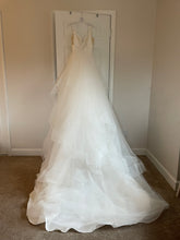 Load image into Gallery viewer, Calla Blanche &#39;L&#39;Amour LA8223&#39; wedding dress size-02 NEW
