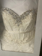 Load image into Gallery viewer, Mori Lee &#39;N/A&#39; wedding dress size-06 PREOWNED
