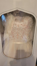 Load image into Gallery viewer, BHLDN &#39;Riki Dalal Beatrix Gown&#39; wedding dress size-04 SAMPLE

