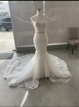 Load image into Gallery viewer, NettaBenShabu &#39;Custom&#39; size 4 used wedding dress front view on mannequin
