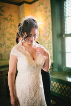 Load image into Gallery viewer, Allure Bridals &#39;N/A&#39; wedding dress size-10 PREOWNED
