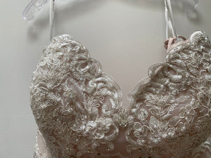 Essense of Australia 'Tulle and Lace elegance ' wedding dress size-16 NEW