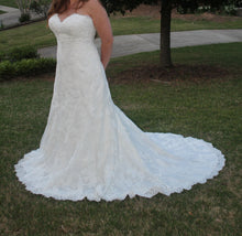 Load image into Gallery viewer, Allure Bridals &#39;9309&#39;
