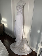 Load image into Gallery viewer, Casablanca &#39;1852&#39; size 16 used wedding dress front view on hanger
