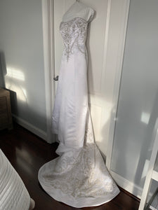 Casablanca '1852' size 16 used wedding dress front view on hanger