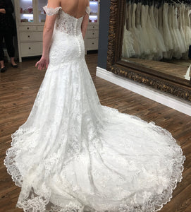 Mori Lee 'Paradisa' size 6 new wedding dress back view on bride