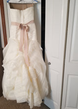 Load image into Gallery viewer, Vera Wang White &#39;Ivory Gown&#39; size 10 used wedding dress back view on hanger
