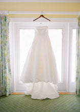 Load image into Gallery viewer, Justin Alexander &#39;88095&#39; wedding dress size-08 PREOWNED
