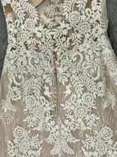 Load image into Gallery viewer, Whispers &amp; Echoes &#39;Milano Gown&#39; wedding dress size-06 NEW
