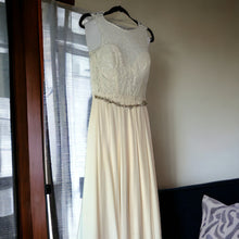 Load image into Gallery viewer, Sarah Seven &#39;Mademoiselle&#39; wedding dress size-06 PREOWNED
