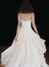 Load image into Gallery viewer, Renella De Fina &quot;Catherine&quot; - Renella de fina - Nearly Newlywed Bridal Boutique - 2
