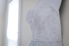 Load image into Gallery viewer, David&#39;s Bridal &#39;Tea Length&#39; size 10 used wedding dress view of bodice

