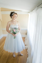 Load image into Gallery viewer, David&#39;s Bridal &#39;Tea Length&#39; size 10 used wedding dress front view on bride

