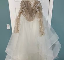 Load image into Gallery viewer, Hayley Paige &#39;Lorelei 6654&#39; wedding dress size-12 PREOWNED
