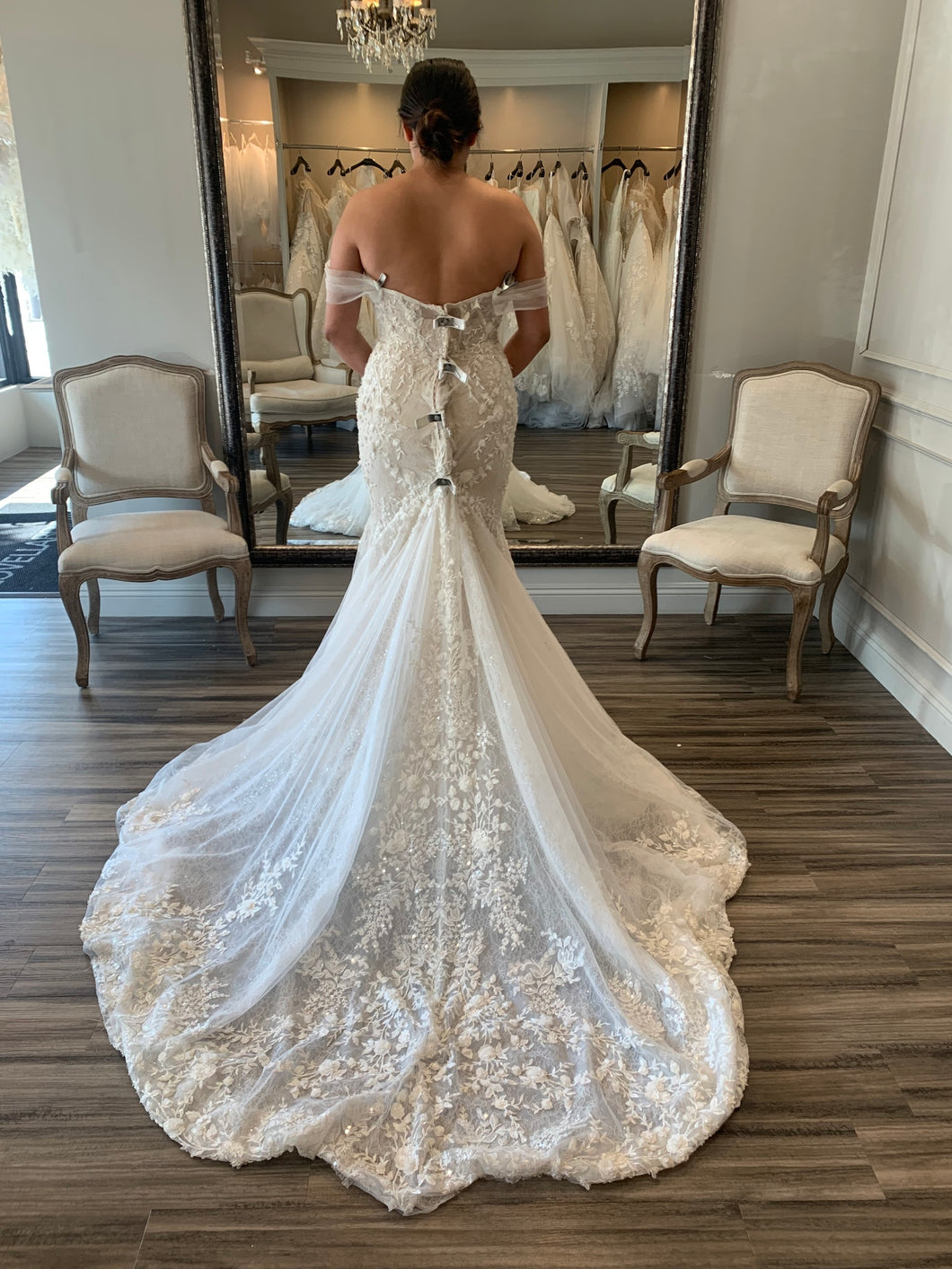 Martina Liana '1057' wedding dress size-06 SAMPLE