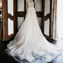 Load image into Gallery viewer, Galia lahav &#39;Querida&#39; wedding dress size-08 PREOWNED
