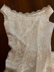 Custom made  'N/A' wedding dress size-08 PREOWNED