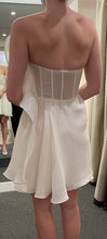 Load image into Gallery viewer, Carolina Herrera &#39;Naomi&#39; wedding dress size-06 NEW
