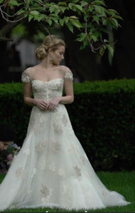 Monique Lhuillier 'Esme' wedding dress size-00 PREOWNED