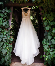 Load image into Gallery viewer, Anne Barge &#39;Sidney&#39; wedding dress size-00 PREOWNED
