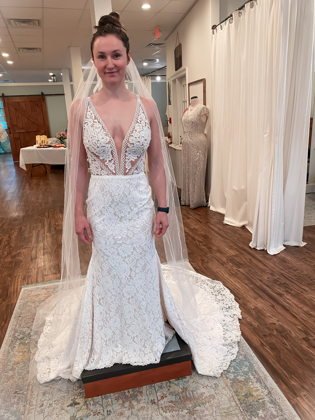 Mikaella '2330' wedding dress size-06 SAMPLE