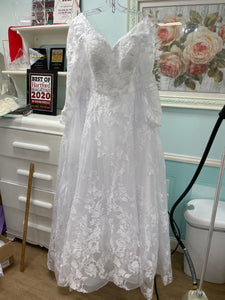 Casablanca '2349' wedding dress size-20 NEW
