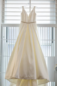 JCH Couture  'M5848' wedding dress size-06 PREOWNED