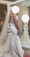 Load image into Gallery viewer, Allure Bridals &#39;1945&#39; wedding dress size-06 NEW
