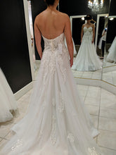 Load image into Gallery viewer, Jana Ann Couture &#39;Custom&#39; size 0 used wedding dress back view on bride
