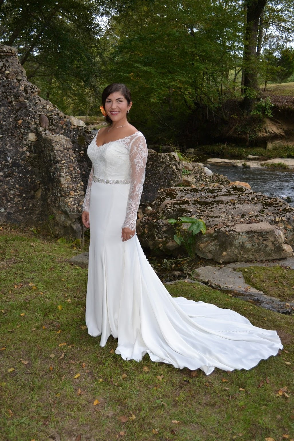 Essense of Australia 'EDD225601' wedding dress size-12 PREOWNED