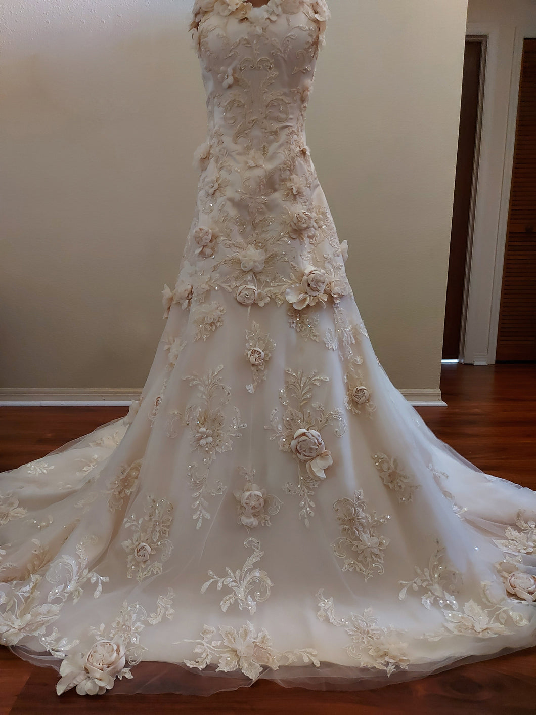 Maggie Sottero 'Rihanna Royale' wedding dress size-12 PREOWNED