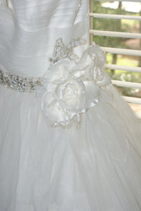 Rosa Clara 'Two' size 12 used wedding dress  front view close up