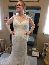 Load image into Gallery viewer, Casablanca &#39;Jubilee BL208&#39; wedding dress size-12 NEW
