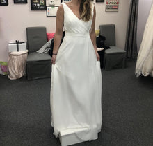 Load image into Gallery viewer, Mary&#39;s Designer Bridal Boutique &#39;A Line&#39; size 8 new wedding dress front view on bride
