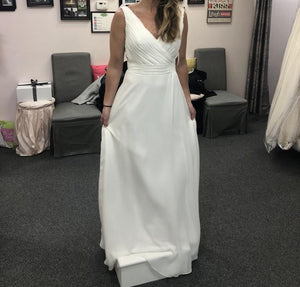 Mary's Designer Bridal Boutique 'A Line' size 8 new wedding dress front view on bride