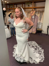 Load image into Gallery viewer, Beloved Casablanca Bridal &#39;BL327&#39; wedding dress size-12 NEW
